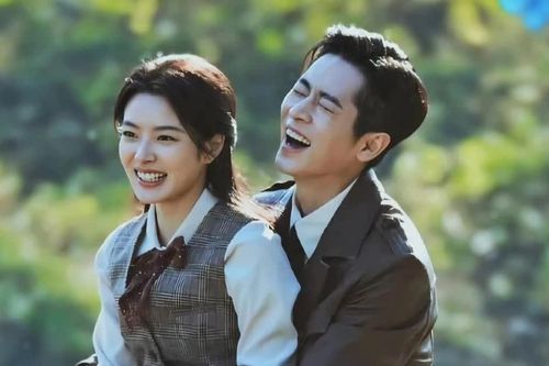 Ngọc Điệm Thu chưa chiếu đã bị cư dân mạng 'sấy khô' vì loạt poster có vấn đề