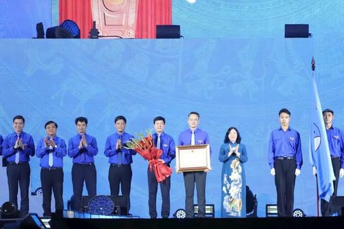 Hội Liên hiệp Thanh niên Việt Nam đón nhận Huân chương Lao động hạng Nhất