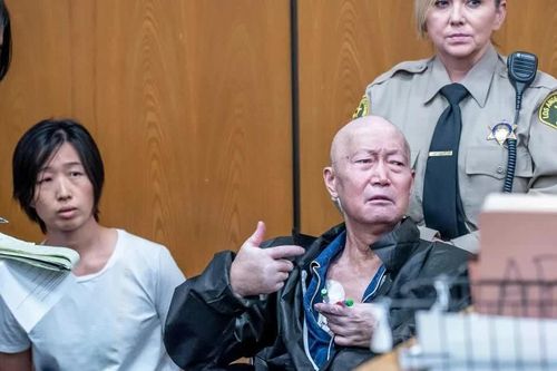 Cặp vợ chồng siêu giàu ở California bị bắt vì bạo hành 21 đứa trẻ trong 'ngôi nhà kinh hoàng'