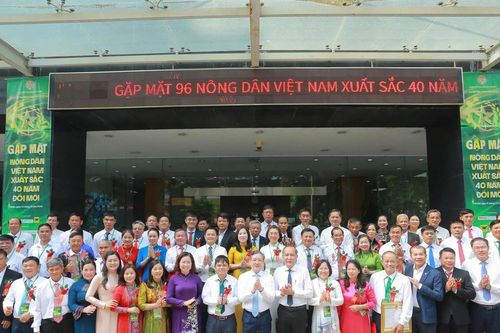 Trung ương Hội Nông dân Việt Nam gặp mặt 96 Nông dân Việt Nam xuất sắc 40 năm Đổi mới