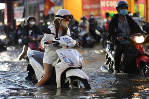 Dự báo triều cường ở TP.HCM đạt đỉnh hôm nay, đề phòng hai khung giờ