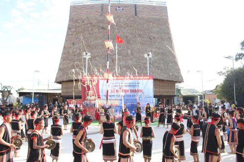 Để văn hóa truyền thống sống mãi trong cộng đồng