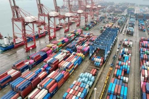 Áp lực từ các cú sốc đối với kinh tế thế giới