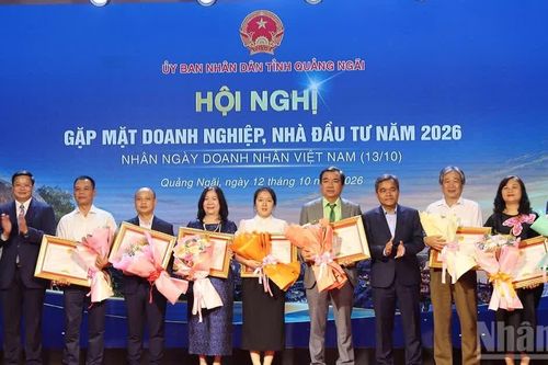 Quảng Ngãi: Gặp mặt, tôn vinh doanh nghiệp, nhà đầu tư