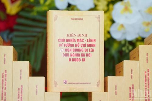 Ra mắt cuốn sách Kiên định chủ nghĩa Mác-Lênin, tư tưởng Hồ Chí Minh và con đường đi lên chủ nghĩa xã hội ở nước ta