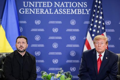 Tổng thống Donald Trump kêu gọi Ukraine 'thay lãnh đạo mới'