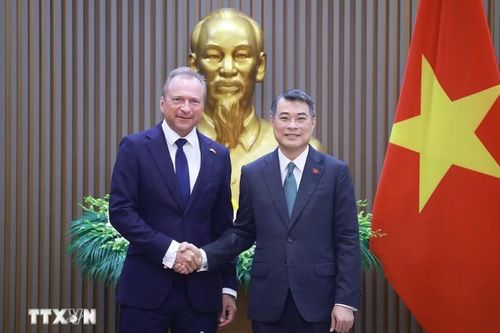 Thủ tướng Lê Minh Hưng tiếp Bộ trưởng Tài chính Luxembourg