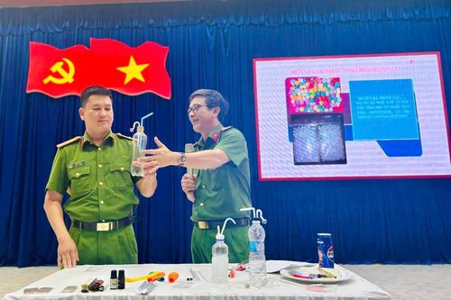 Phát huy vai trò cán bộ, đảng viên trong phòng, chống ma túy