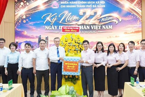 Lãnh đạo HĐND TP Đà Nẵng thăm và chúc mừng các doanh nghiệp nhân Ngày Doanh nhân Việt Nam