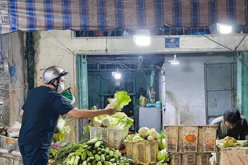 Người trẻ TP. HCM 'tung chiêu' xoay sở với vật giá 'leo thang'