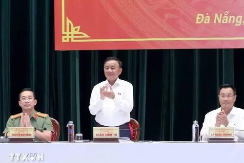 Thường trực Ban Bí thư Trần Cẩm Tú tiếp xúc cử tri tại thành phố Đà Nẵng