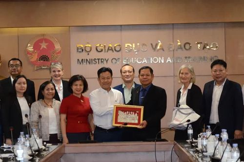 Tăng cường hợp tác GD nghề nghiệp giữa Bộ GD&ĐT Việt Nam và Bộ Giáo dục và Thể thao Lào