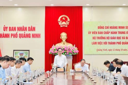 Bộ trưởng Hoàng Minh Sơn làm việc với TP Quảng Ninh