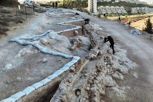 Phát hiện đoạn đường ống dẫn nước cổ đại 2.000 năm tuổi tại Jerusalem (Israel)