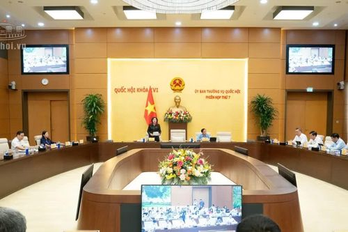 Ủy ban Thường vụ Quốc hội: Làm rõ tính khả thi của mục tiêu tăng trưởng từ 10% trở lên