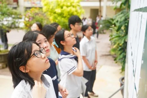 Lương tăng, dạy thêm trái quy định vẫn tiếp diễn