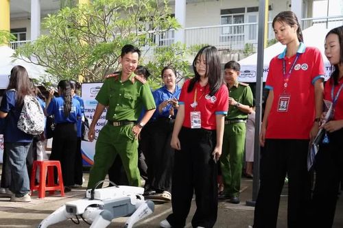 Thủ tướng đối thoại với thanh niên: Mở 'cao tốc' cho startup đi nhanh, tiến xa
