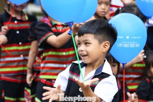 'Lớp học reo vui' đến với học sinh Cơ Tu ở Đà Nẵng