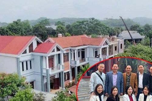 5 anh em ở Phú Thọ xây nhà quây quần trên đất 3.000m2, không tường rào ngăn cách
