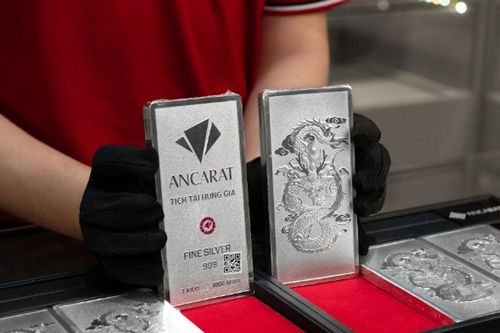 Giá bạc đồng loạt tăng, bạc thỏi đắt hơn nửa triệu đồng/kg