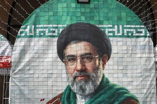 Lãnh tụ Tehran nói các cuộc tấn công của Mỹ không làm suy yếu an ninh Iran