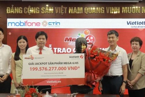 Một phụ nữ ở An Giang trúng giải độc đắc Vietlott gần 200 tỷ