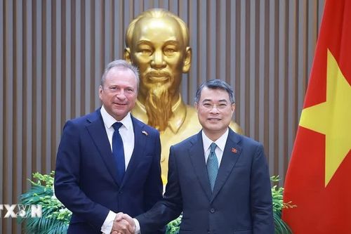 Thủ tướng Lê Minh Hưng tiếp Bộ trưởng Tài chính Luxembourg