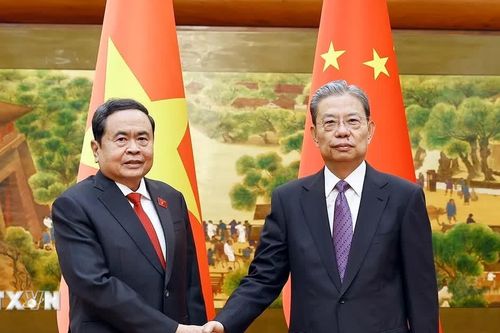 Chủ tịch Quốc hội hội đàm với Ủy viên trưởng Nhân đại toàn quốc Trung Quốc