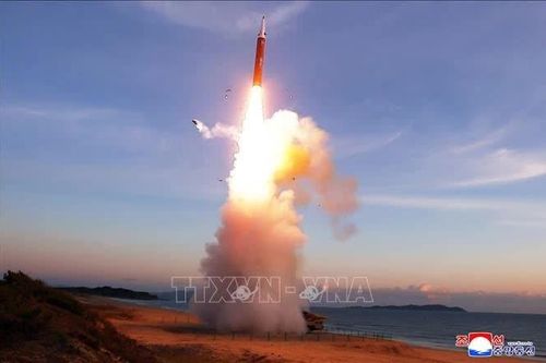 Triều Tiên phóng hai tên lửa, Hàn Quốc và Nhật Bản theo dõi sát