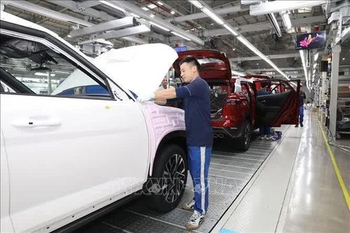 Thị trường ô tô Việt Nam hướng tới mốc 700.000 xe trong năm 2026