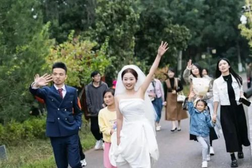 Cưới xin không còn phải vay nợ, giới trẻ Trung Quốc chuộng kiểu “3 không”