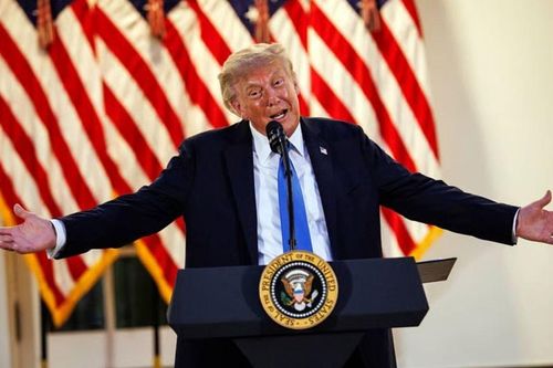 Thẩm phán Mỹ ra lệnh tạm dừng quảng cáo ca ngợi ông Trump bằng tiền thuế của người dân