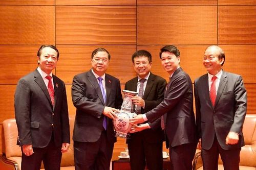 Cúp Thánh Gióng 2026: Dấu ấn người dẫn dắt Minh Long trên hành trình nâng tầm gốm sứ Việt