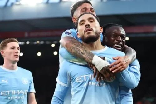 Liverpool 0 - 3 Man City: Bản lĩnh Man City giữa những tiếng la ó tại Anfield