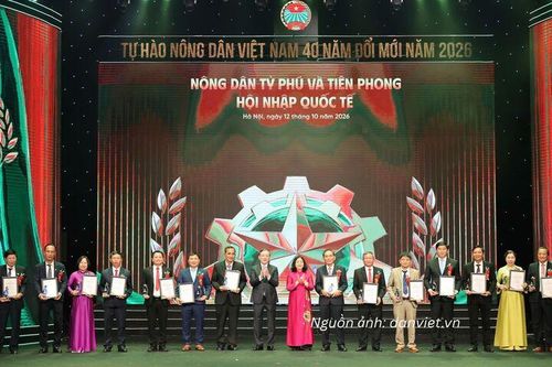 Vinh danh 96 nông dân Việt Nam xuất sắc 40 năm Đổi mới