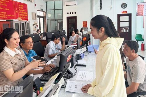 Giồng Riềng phát huy truyền thống, thúc đẩy phát triển