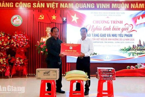 Khánh Bình hỗ trợ kiều bào Campuchia bị ảnh hưởng do lũ
