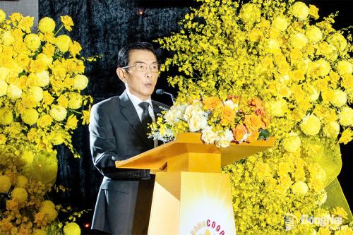 Chủ tịch HĐQT kiêm Tổng Giám đốc Donacoop Bùi Thanh Trúc nhận Cúp Thánh Gióng năm 2026
