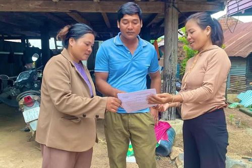 Đưa bảo hiểm xã hội tự nguyện về vùng khó