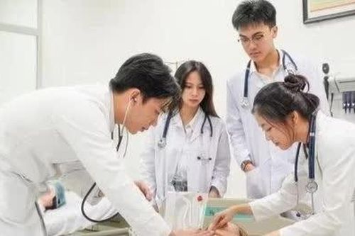 Đào tạo bác sĩ theo hướng 6+1+3: Muốn thành bác sĩ chuyên khoa phải học bao nhiêu năm?