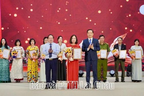 Trao giải cuộc thi sáng tác các tác phẩm văn học nghệ thuật viết về Lai Châu
