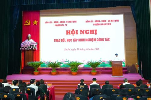 Trao đổi kinh nghiệm công tác giữa phường Hoàn Kiếm (Hà Nội) và phường Sa Pa (Lào Cai)
