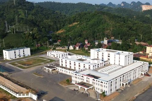 Trung tâm Y tế khu vực Văn Bàn bắt đầu tiếp nhận người bệnh tại cơ sở mới