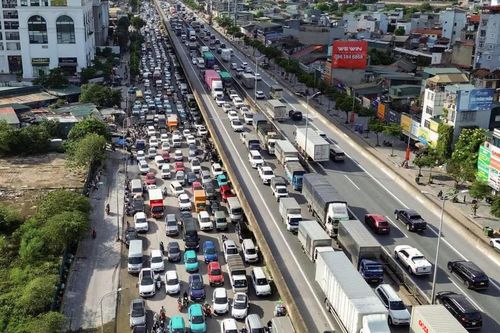 Hà Nội: Vành đai 3 trên cao ùn xe giờ cao điểm, CSGT nêu lý do và khuyến cáo