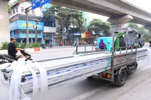 Hà Nội: Bị xử lý vì dùng xe tự chế chở hàng cồng kềnh, tài xế trần tình đủ lý do