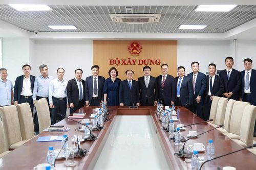 Thứ trưởng Nguyễn Văn Sinh: Thúc đẩy chuyển giao công nghệ ngành vật liệu xây dựng