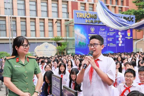 Công an cơ sở đẩy mạnh tuyên truyền pháp luật, xây dựng môi trường học đường an toàn