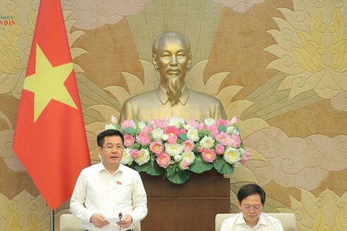 Phó Chủ tịch Quốc hội Nguyễn Hồng Diên làm việc với các cơ quan về hoàn thiện dự thảo Luật Đất đai (sửa đổi)