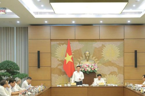 Tập trung hoàn thiện hồ sơ dự án Luật Đất đai (sửa đổi)