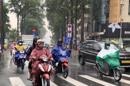 Thời tiết ngày 12/10: Bắc Bộ nắng ráo, Trung Bộ và Nam Bộ có mưa dông